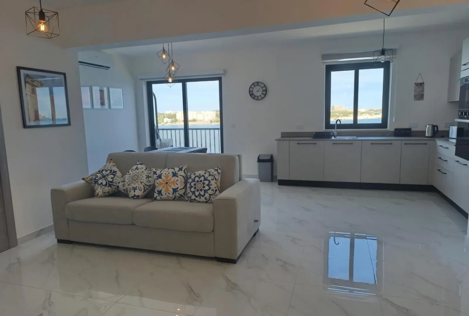 Birzebbuga Seafront Apartment